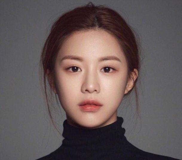 韩美女主播热午 剧情